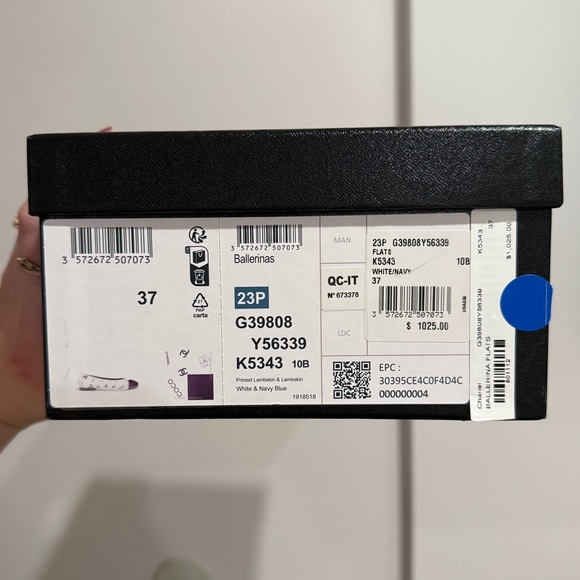 Chanel Cream and Navy Logo Flats - Picture 9 of 9